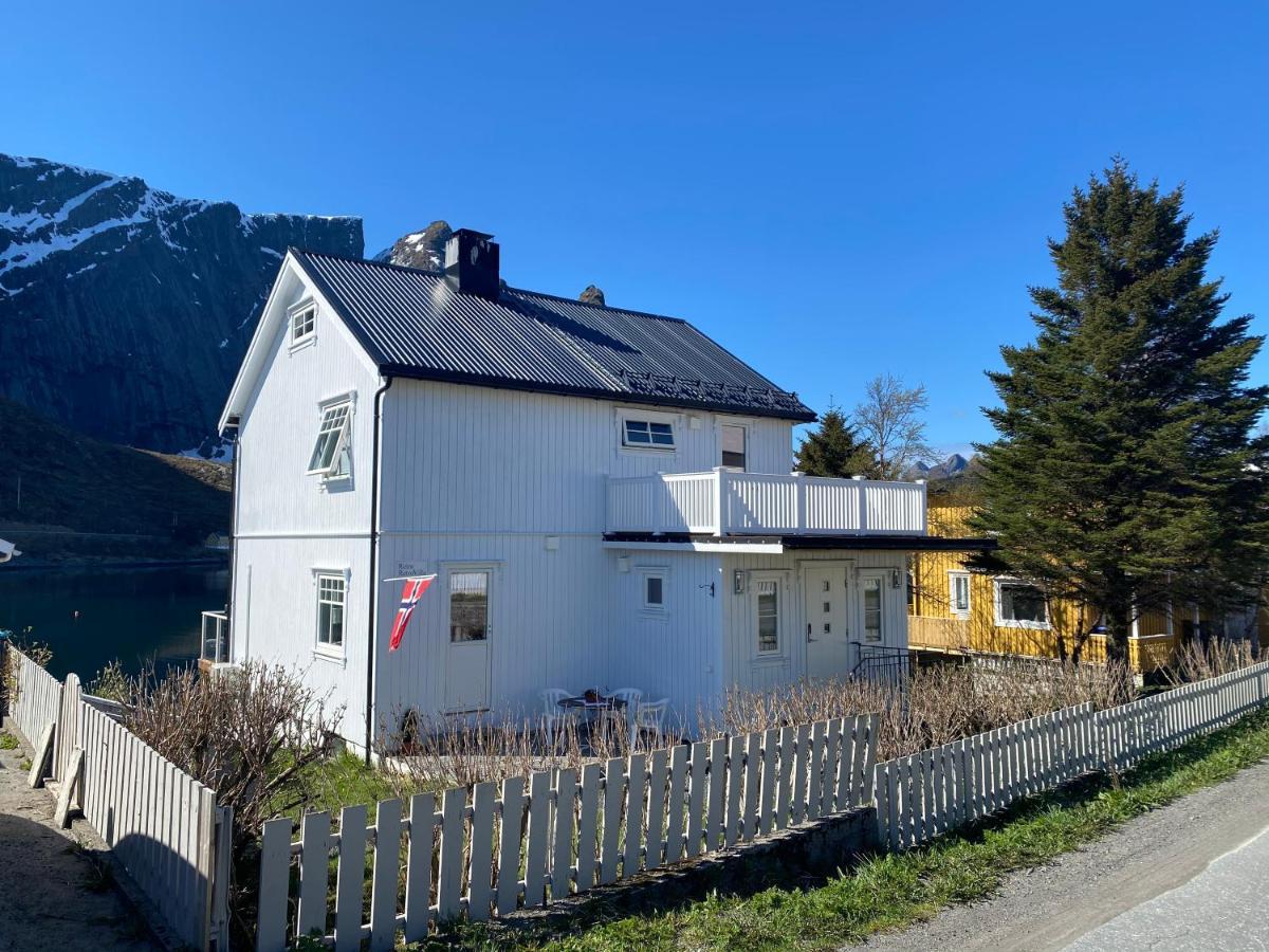Reine Retro Villa - Cozy Villa With A Fantastic View Exterior photo