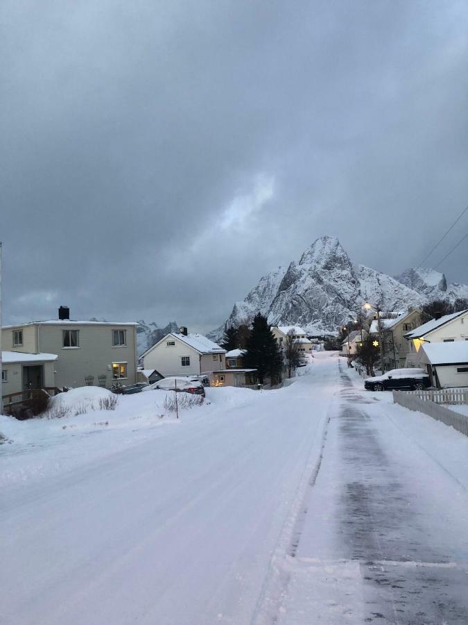 Reine Retro Villa - Cozy Villa With A Fantastic View Exterior photo